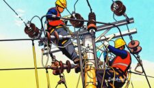 Ilustrasi petugas perusahaan listrik sedang memasang jaringan listrik - sukabumiheadline.com