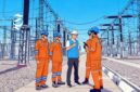 Ilustrasi petugas perusahaan listrik - sukabumiheadline.com