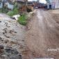 Jalan Kabupaten di Nyalindung Sukabumi rusak dan tanpa drainase - Mulyana