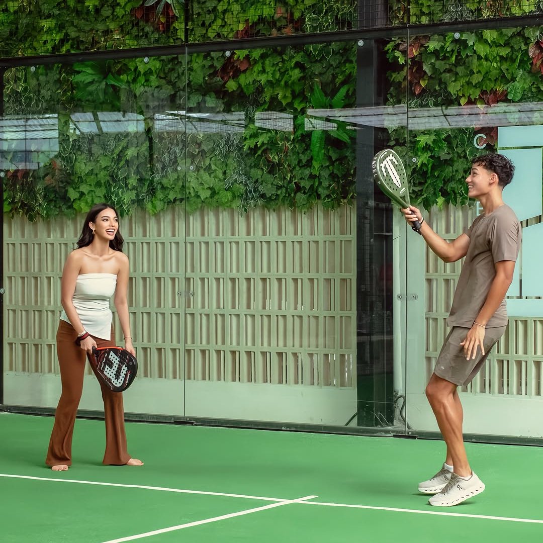 Momen Malida Dinda dan Rafael Struick main padel - @malidadinda_