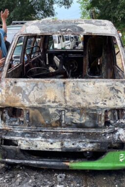 Niat dibikin bagus, angkot trayek 035 di Sukabumi malah ludes terbakar