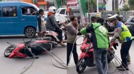 Rifaldi, biker Sukabumi terjungkal akibat kabel menjuntai ke jalan - Ist