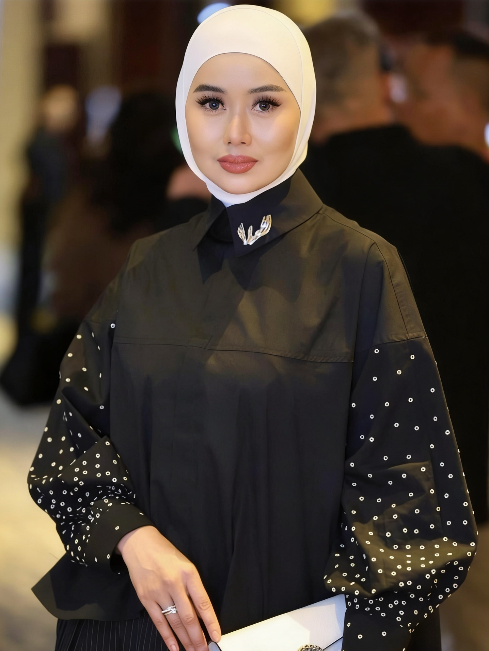 Selfi Nafilah atau Selfi KDI saat acara formal - @selfinafilah