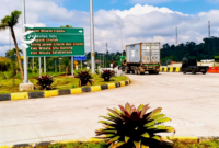 Suasana di sekitar gerbang Tol Bocimi Seksi 2 - sukabumiheadline.com