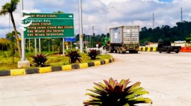 Suasana di sekitar gerbang Tol Bocimi Seksi 2 - sukabumiheadline.com