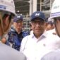 Wakil Menteri Ketenagakerjaan, Afriansyah Noor ketika mengunjungi pabrik Hyundai EV di Cikarang - Humas Kemenaker