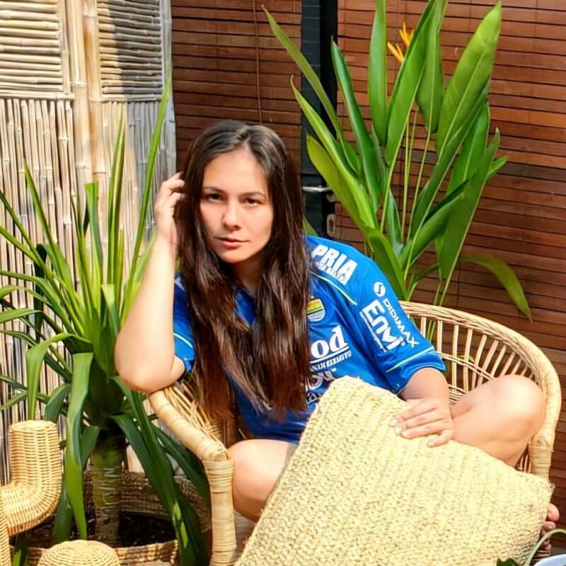Wulan Guritno Bobotoh Persib Bandung - Wulan Guritno