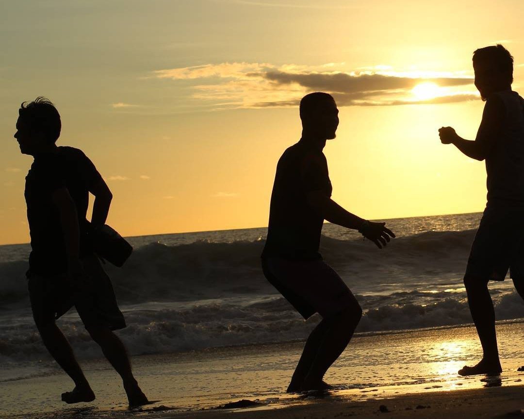 A-Z Pantai Ujung Genteng Sukabumi, dari berburu sunset terbaik hingga kuliner 2 Sunset di Pantai Ujunggenteng, Sukabumi - Ist