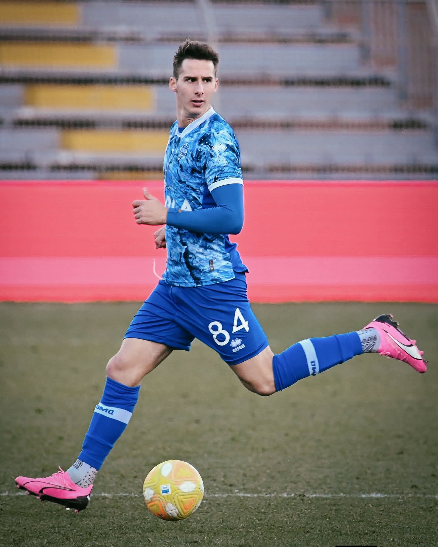 Profil dan karier sepak bola Tommaso Cassandro: Dari Serie-A Italia ke Persib 1 Tommaso Cassandro - Como 1907