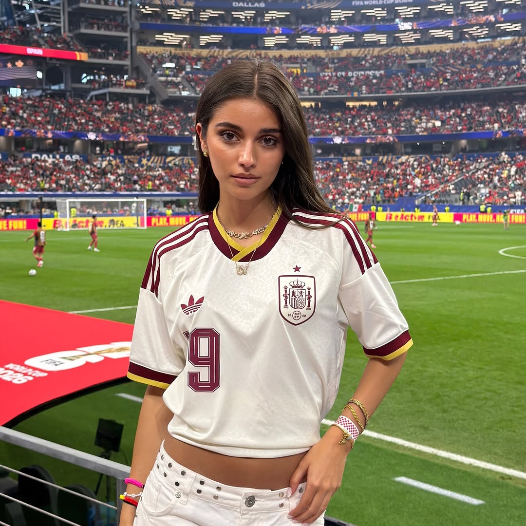 Profil Inés Garcia Santos dan kisah cinta dengan pesepakbola Muslim Lamine Yamal 2 Ines Garcia Santos di stadion - @ineesgaarcia