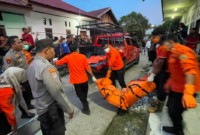 Jenazah Kholid Jaelani asal Sukabumi dievakuasi petugas - Humas Polri
