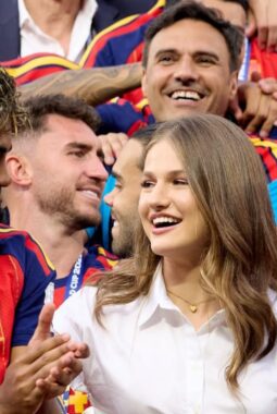 Biografi dan foto-foto cantik Putri Leonor, pewaris takhta Kerajaan Spanyol