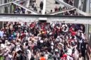 Masyarakat menggunakan uang pribadi memperbaiki Jembatan Enang-Enang di Kecamatan Pintu Rime Gayo, Bener Meriah - Ist