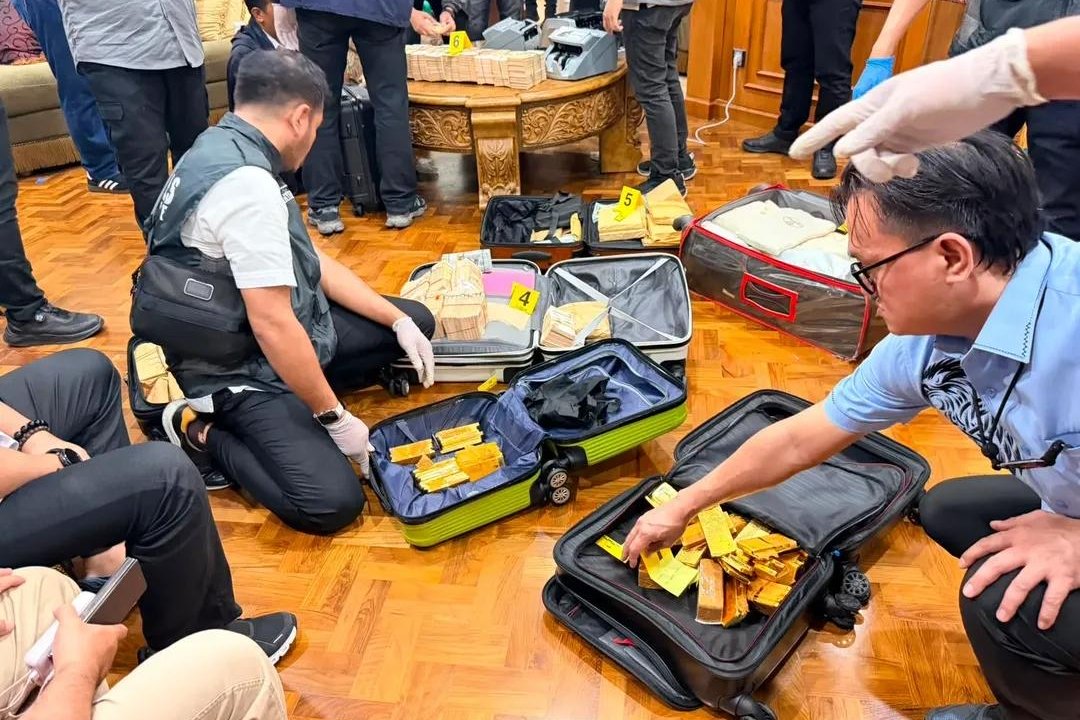 Temuan polisi di kediaman Jampidsus Febrie Ardiansyah - @islah_bahrawi