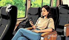 Ilustrasi perempuan sedang duduk di dalam bus - sukabumiheadline.com