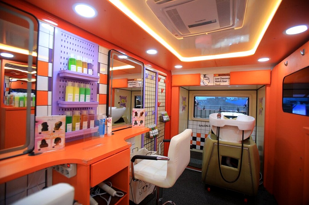 Isuzu Traga Putri Salon Studio: Pangkas rambut berjalan, cek interior, harga dan spesifikasinya 1 Interior Isuzu Traga Putri - Isuzu