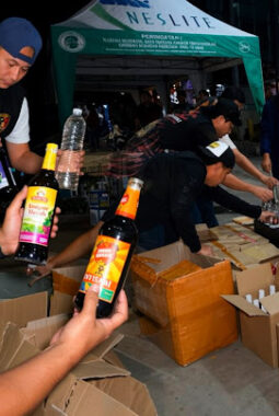 Diintai sepekan, 518 botol miras di Cibadak, Parungkuda dan Cicurug Sukabumi disita