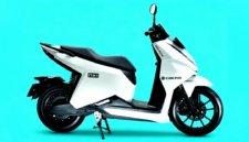 Tampak depan Motor Listrik Nasional atau MoLiNas ALVA N3 - Ist