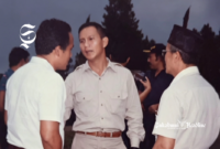 Ampi Tanoedjiwa (kiri) dan Prabowo Subianto (tengah) - Reproduksi sukabumiheadline.com