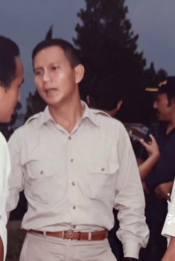 4 foto masa muda kedekatan tokoh asal Sukabumi dengan Prabowo dan Menhan