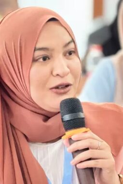 Kisah Sri Agustina Nadeak, raih gelar S2 tanpa dukungan keluarga karena mualaf