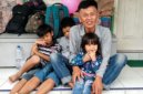 Ayah dan tiga anak asal Sukabumi, Jawa Barat, terlantar di Medan - Ist