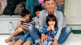Ayah dan tiga anak asal Sukabumi, Jawa Barat, terlantar di Medan - Ist