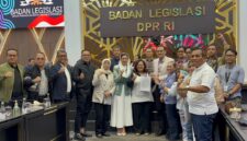 PPMAN) serta Koalisi Kawal RUU Masyarakat Adat di Gedung Nusantara I, Jakarta - PPMAN