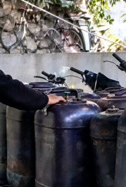 Penimbun 150 jerigen BBM bersubsidi di Simpenan Sukabumi, terancam denda Rp60 miliar