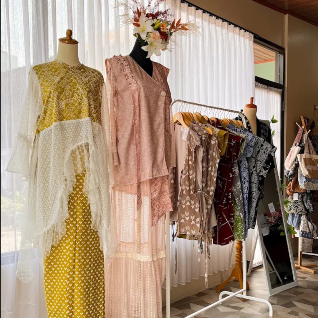 2 Oktober Hari Batik Nasional: Mengenal 7 sanggar batik di Sukabumi 4 Sanggar Batik Kakak atau Bikak